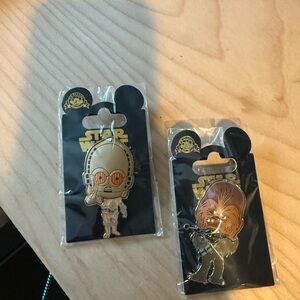 Star Wars Chew acca and C-3PO Pins NEW